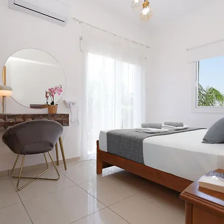 Angelina - 300m From Kapparis パラリムニ