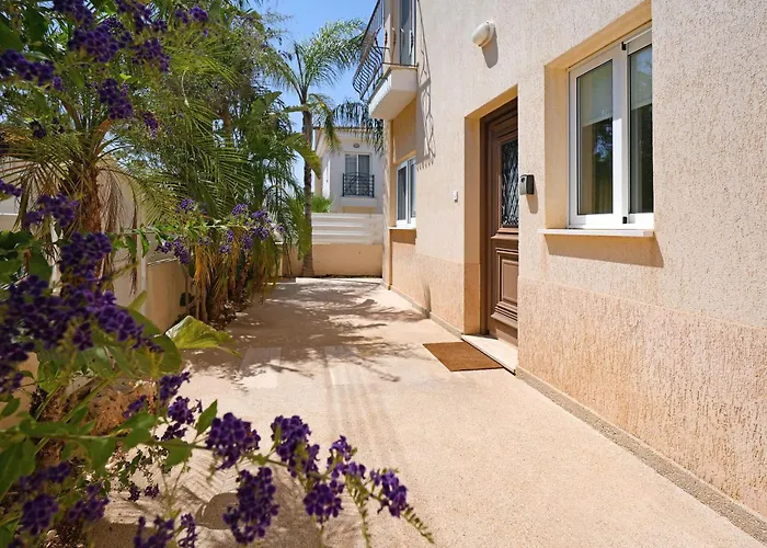 Angelina - 300m From Kapparis