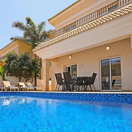 Angelina - 300m From Kapparis