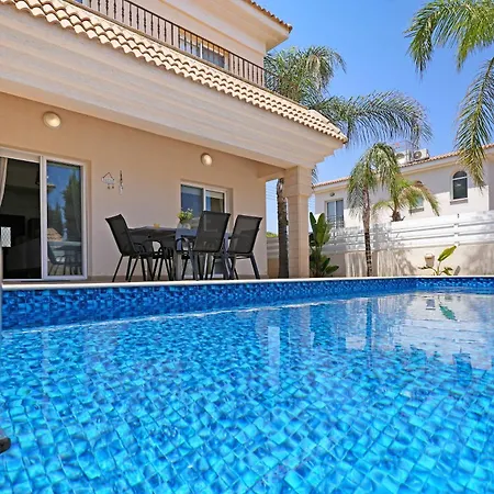 Angelina - 300m From Kapparis Villa Paralímni