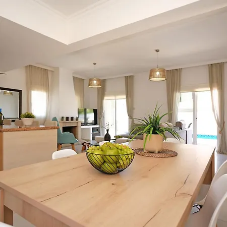 Angelina - 300m From Kapparis Villa Paralimni