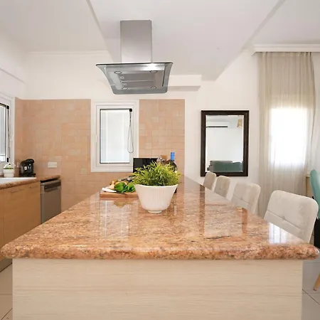 Angelina - 300m From Kapparis