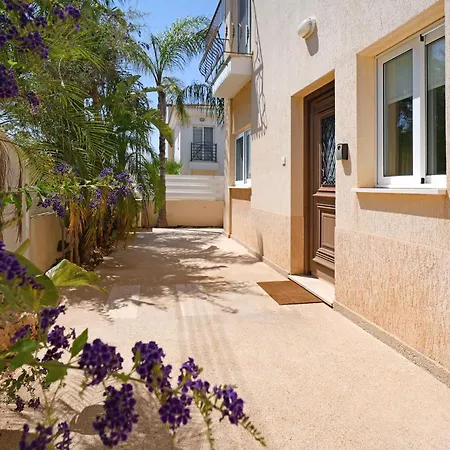 Angelina - 300m From Kapparis