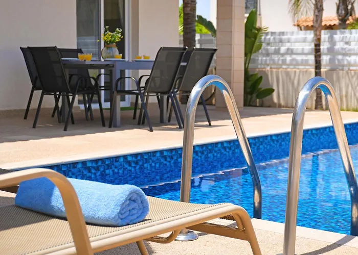 Angelina - 300m From Kapparis *