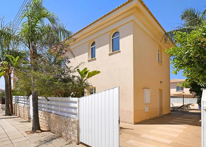 Angelina - 300m From Kapparis Villa