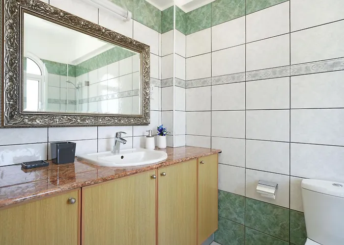 Angelina - 300m From Kapparis 파라림니